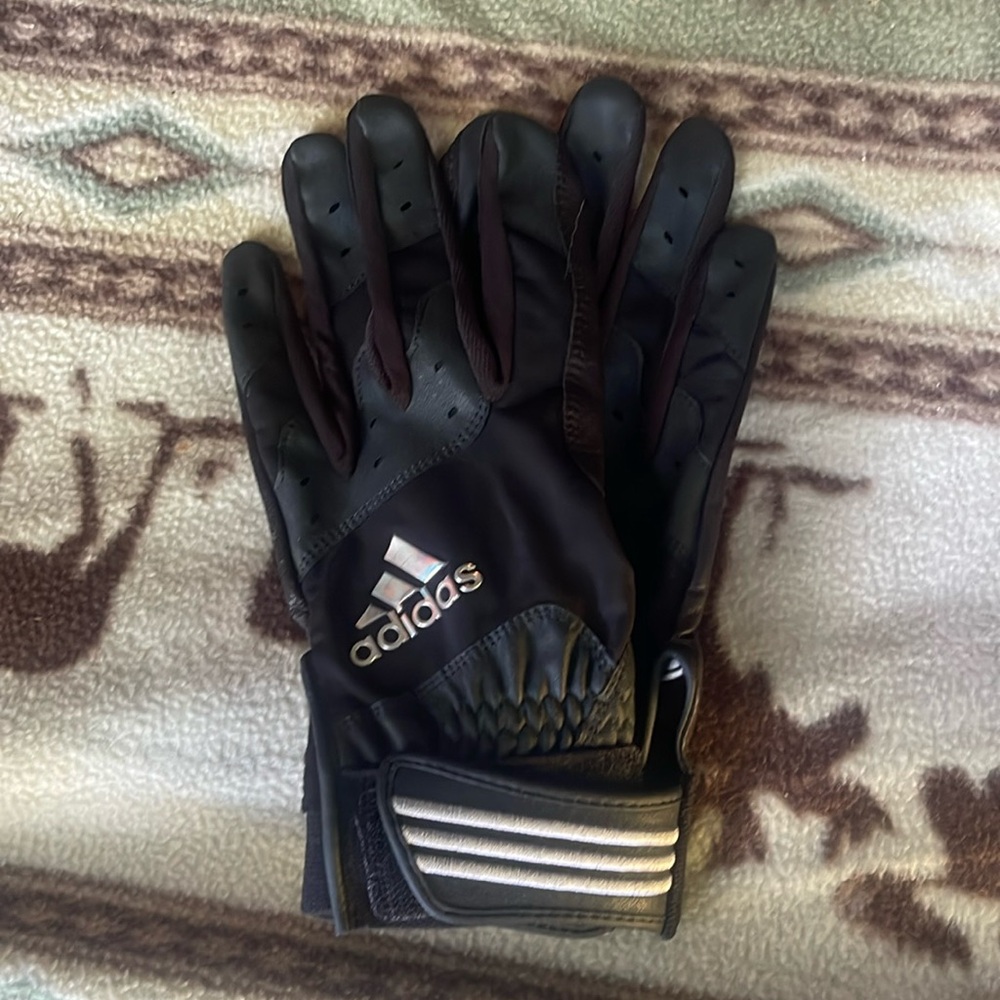 Size medium baseball gloves